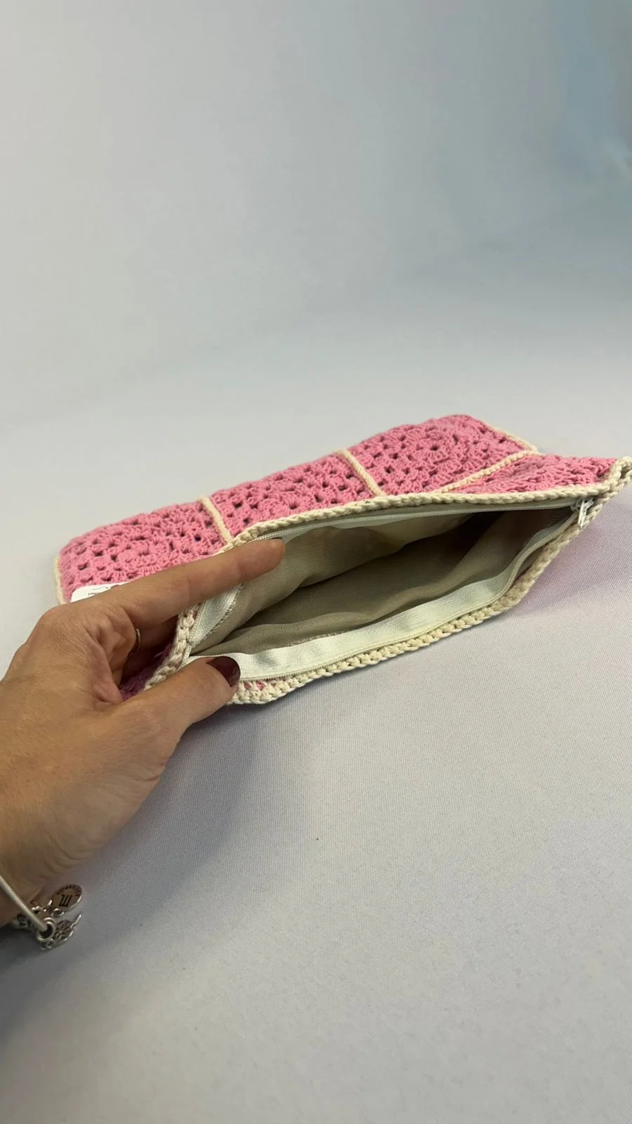 NECESSAIRE