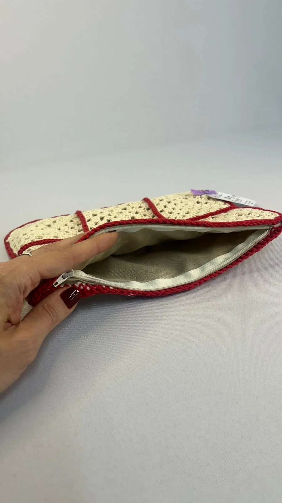 NECESSAIRE