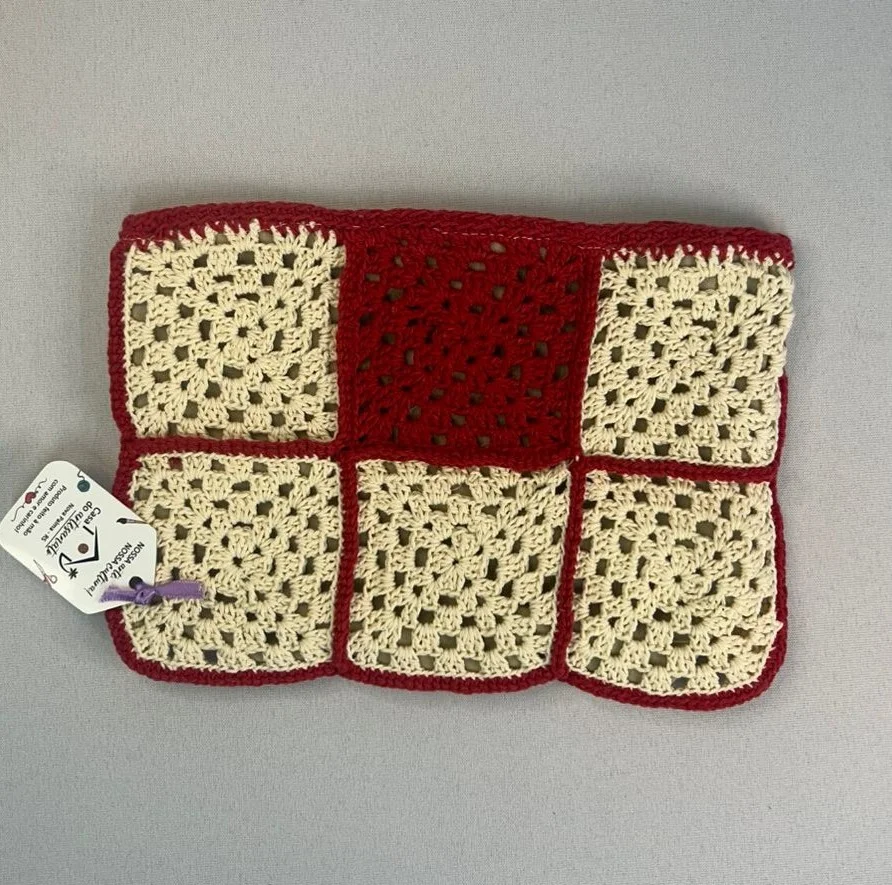 NECESSAIRE